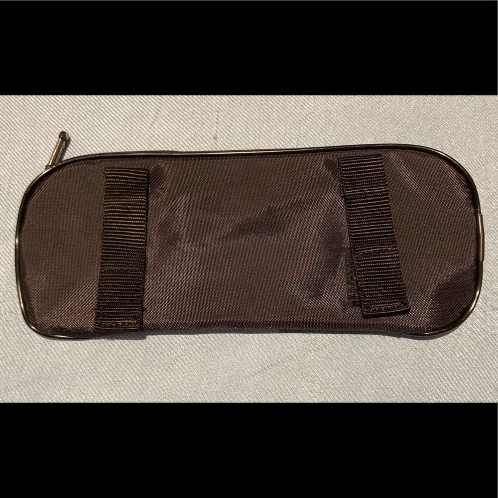 Targus Zippered Accessory Pouch - Picture 3 of 5